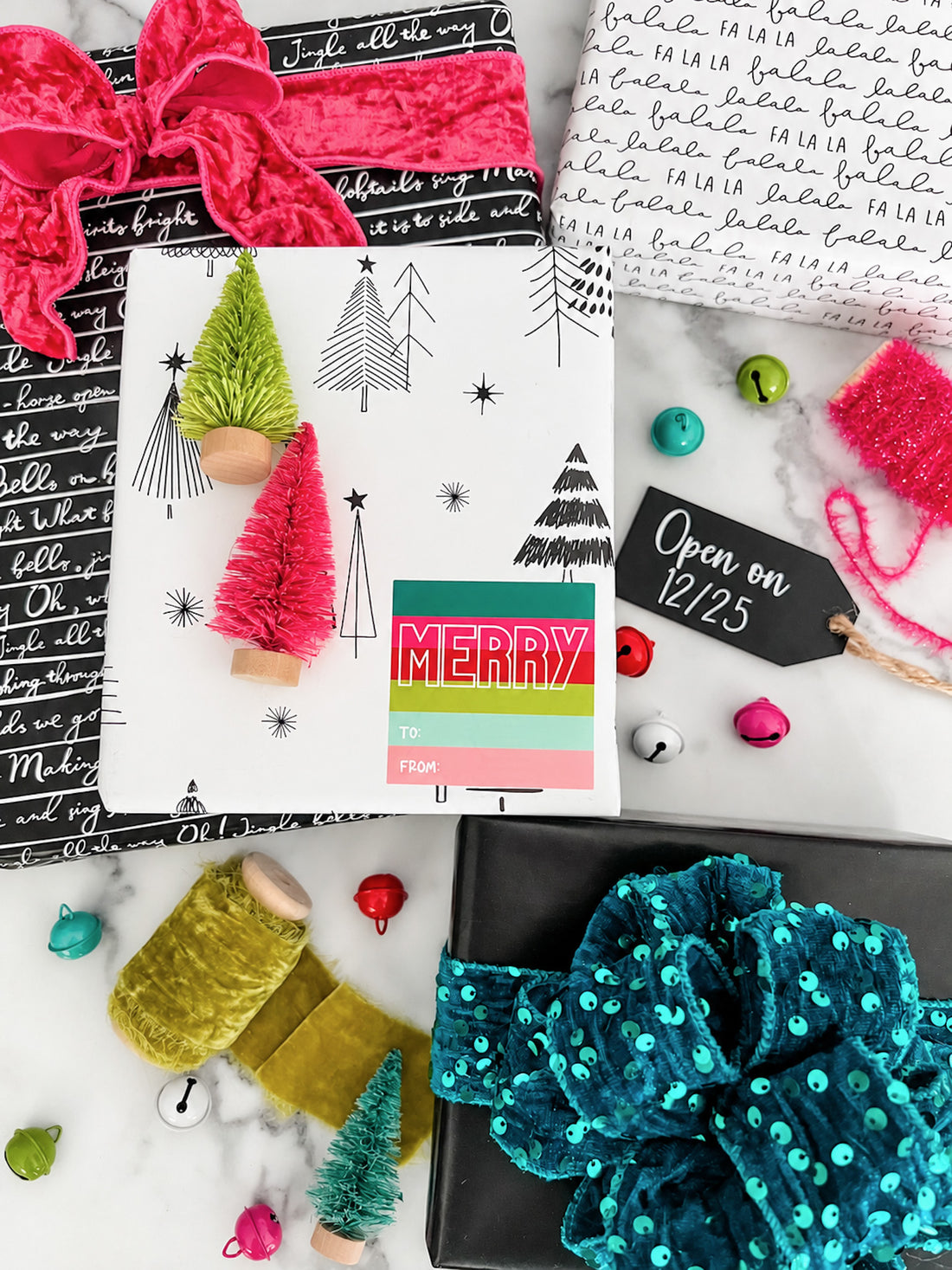 2026 Deluxe Holiday Wrapping Kit - Black, White & Bright